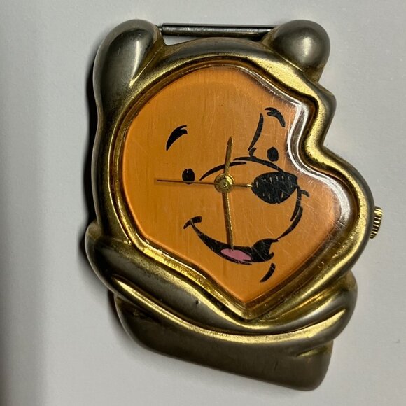 Vintage Timex Disney WINNIE the POOH FACE Watch Needs Battery E6 - Picture 2 of 4